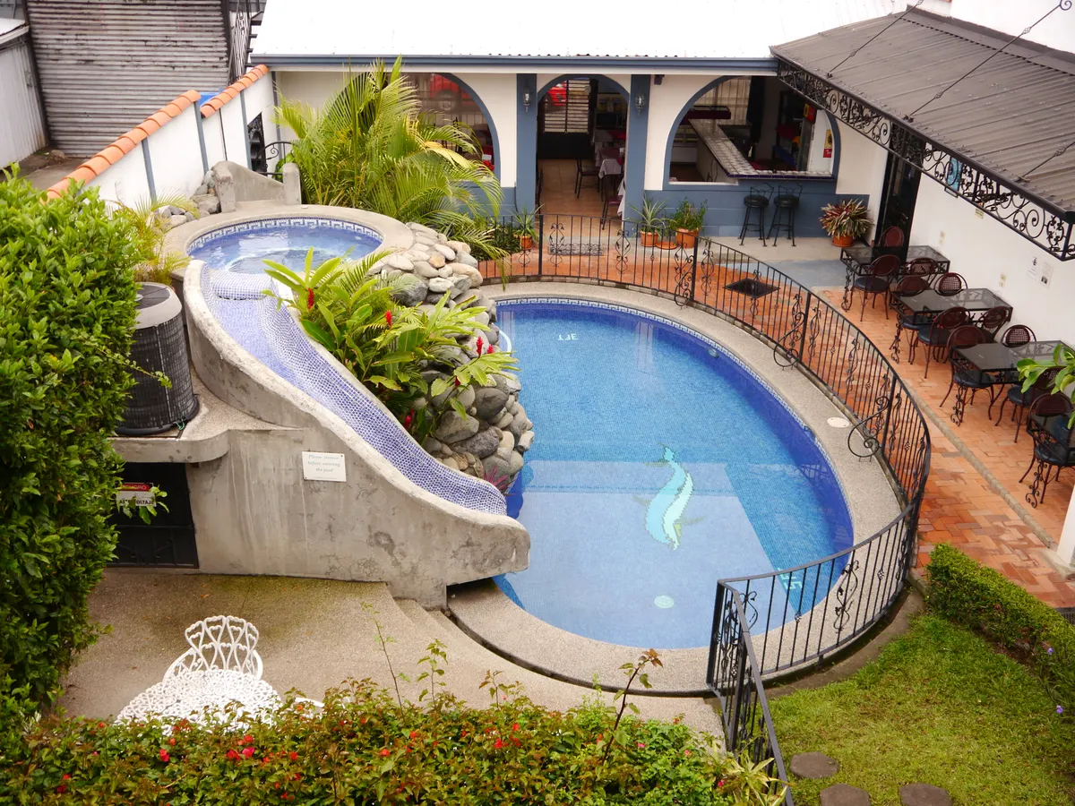 Piscina — Piscina y jacuzzi 3