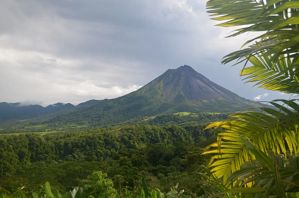 Volcan Arenal et sources chaudes Baldi depuis San José